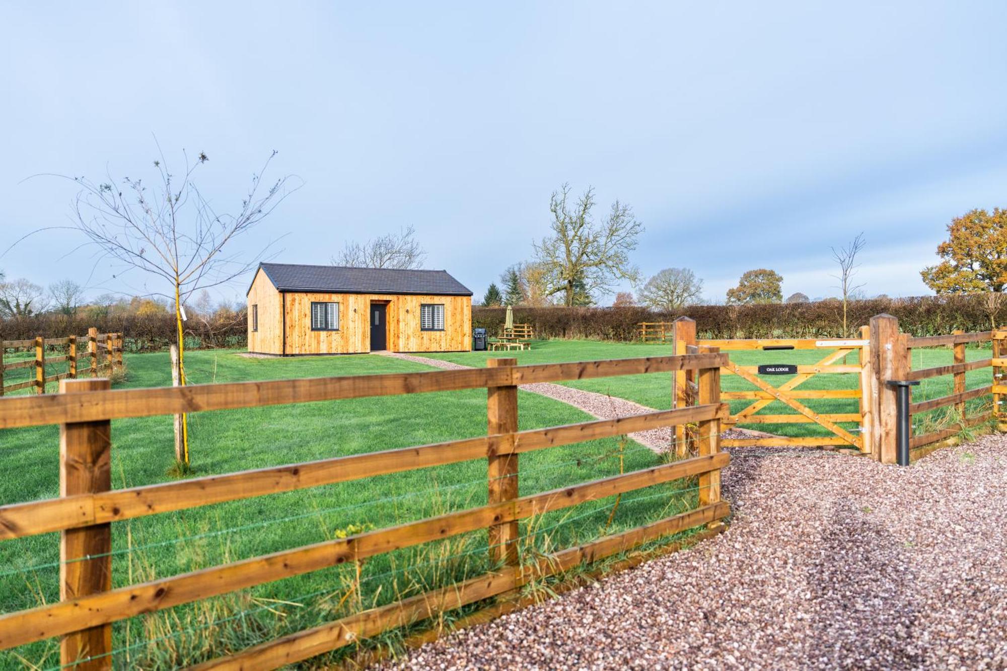 Oak Lodge Ashbourne  Exterior photo